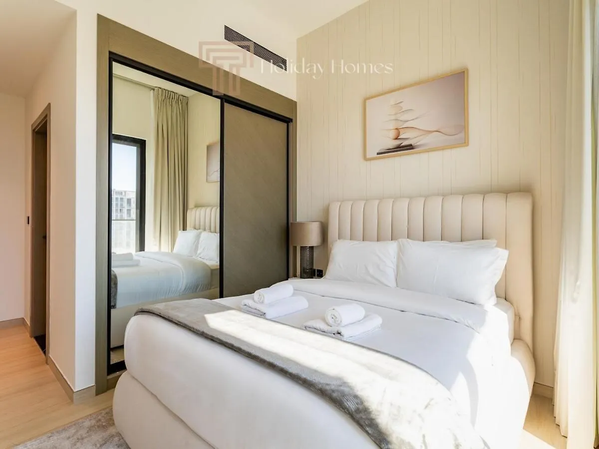 Apartment With Private Pool, Spacious Living Room Dubai