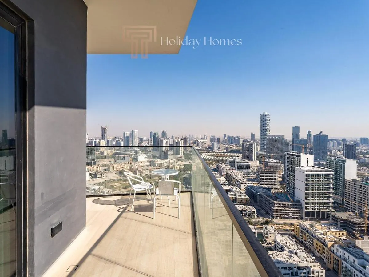Apartment With Private Pool, Spacious Living Room Dubai