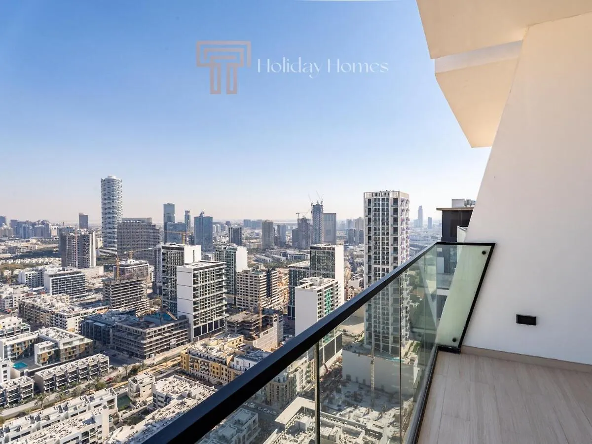Apartment With Private Pool, Spacious Living Room Dubai