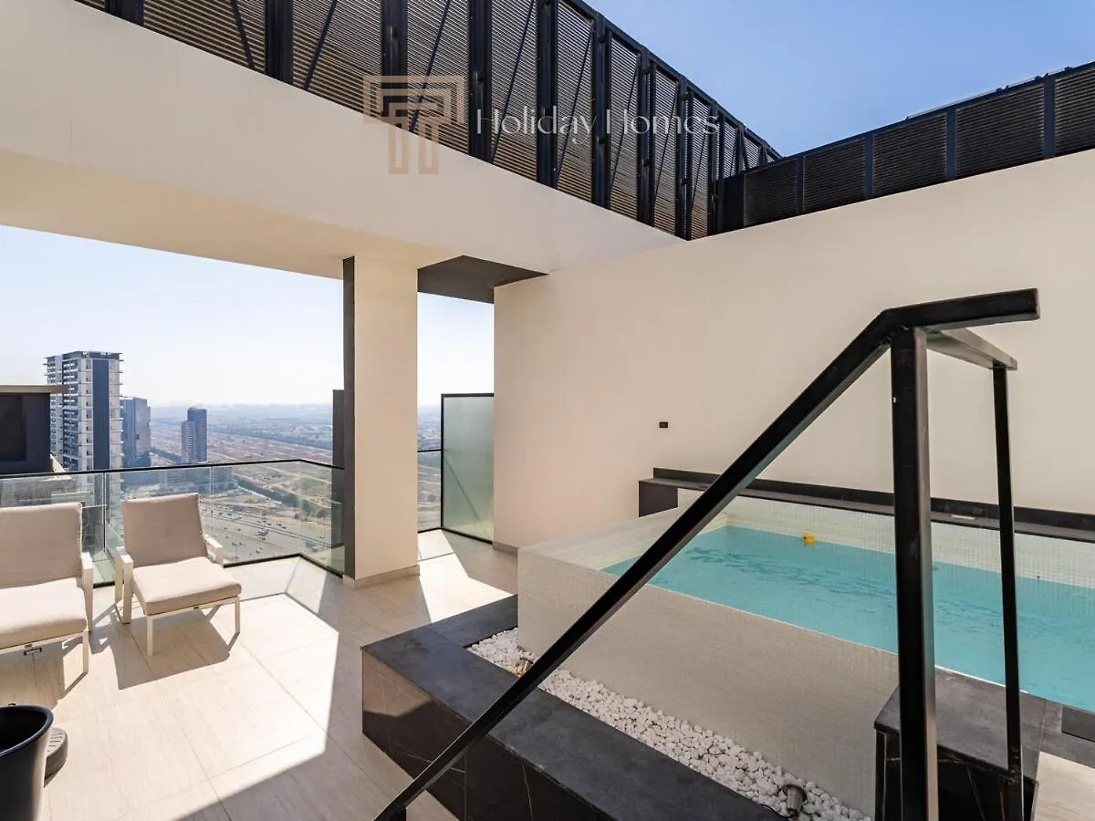 Apartment With Private Pool, Spacious Living Room location